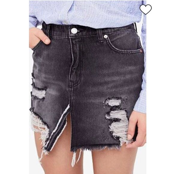 Free People RELAXED AND DESTROYED Denim Skirt NWT Size 25 - Picture 1 of 6
